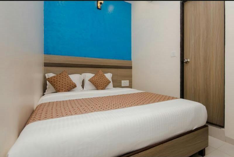 Hotel Time Gold Near Domestics Airport ムンバイ エクステリア 写真